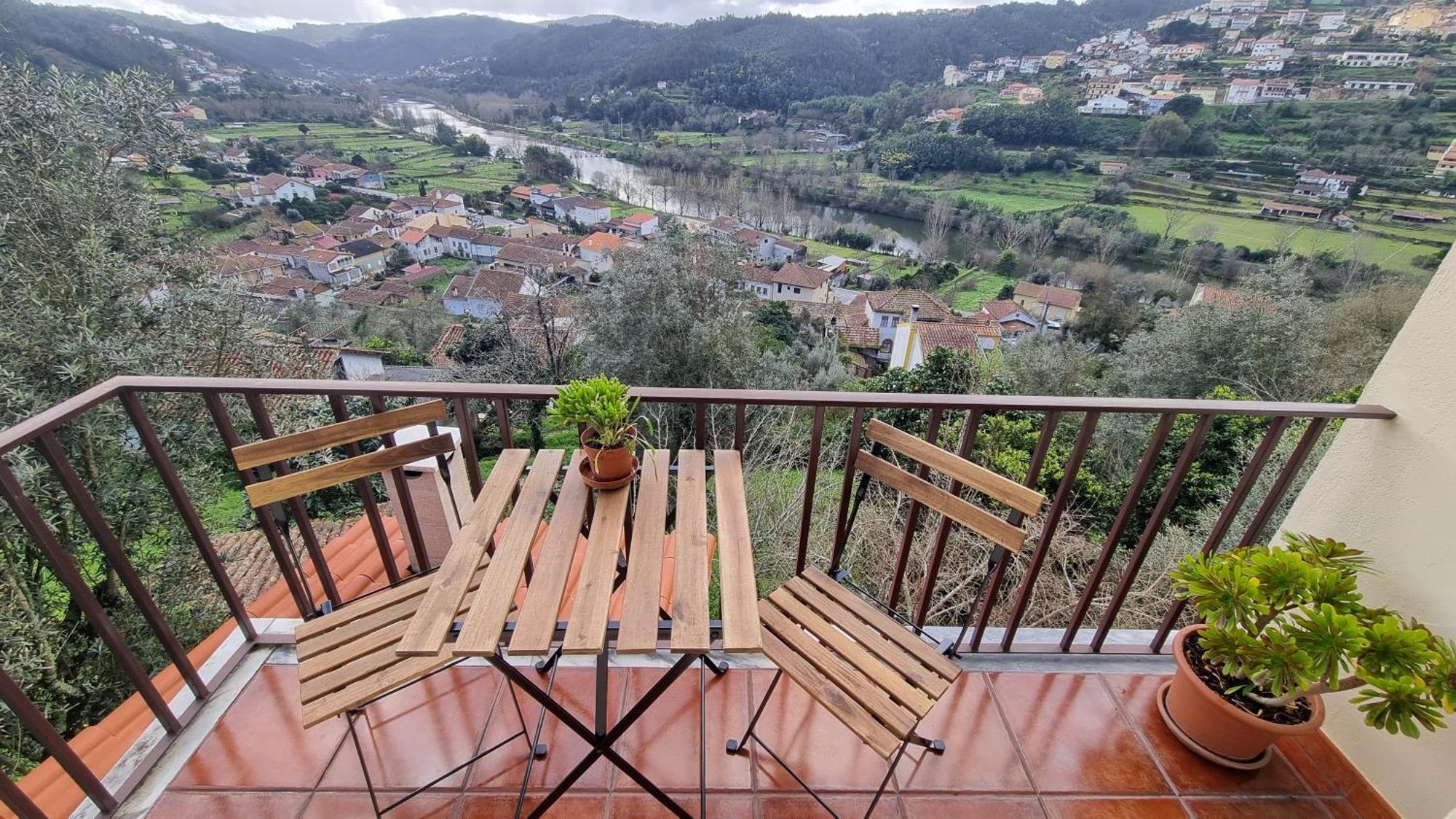 Retiro Do Viajante Apartment Penacova Bagian luar foto